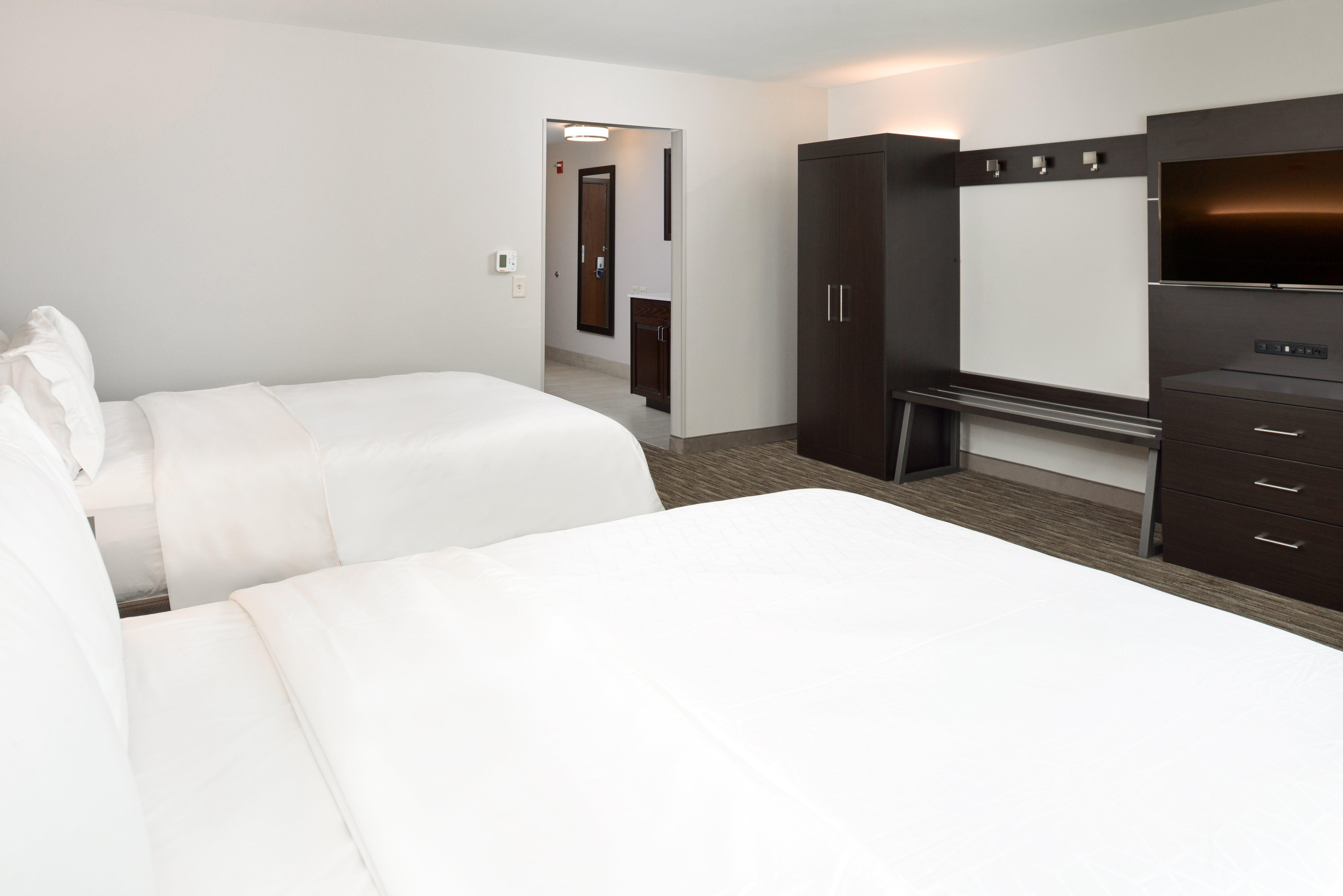 Holiday Inn Express & Suites Pueblo By Ihg Exterior photo