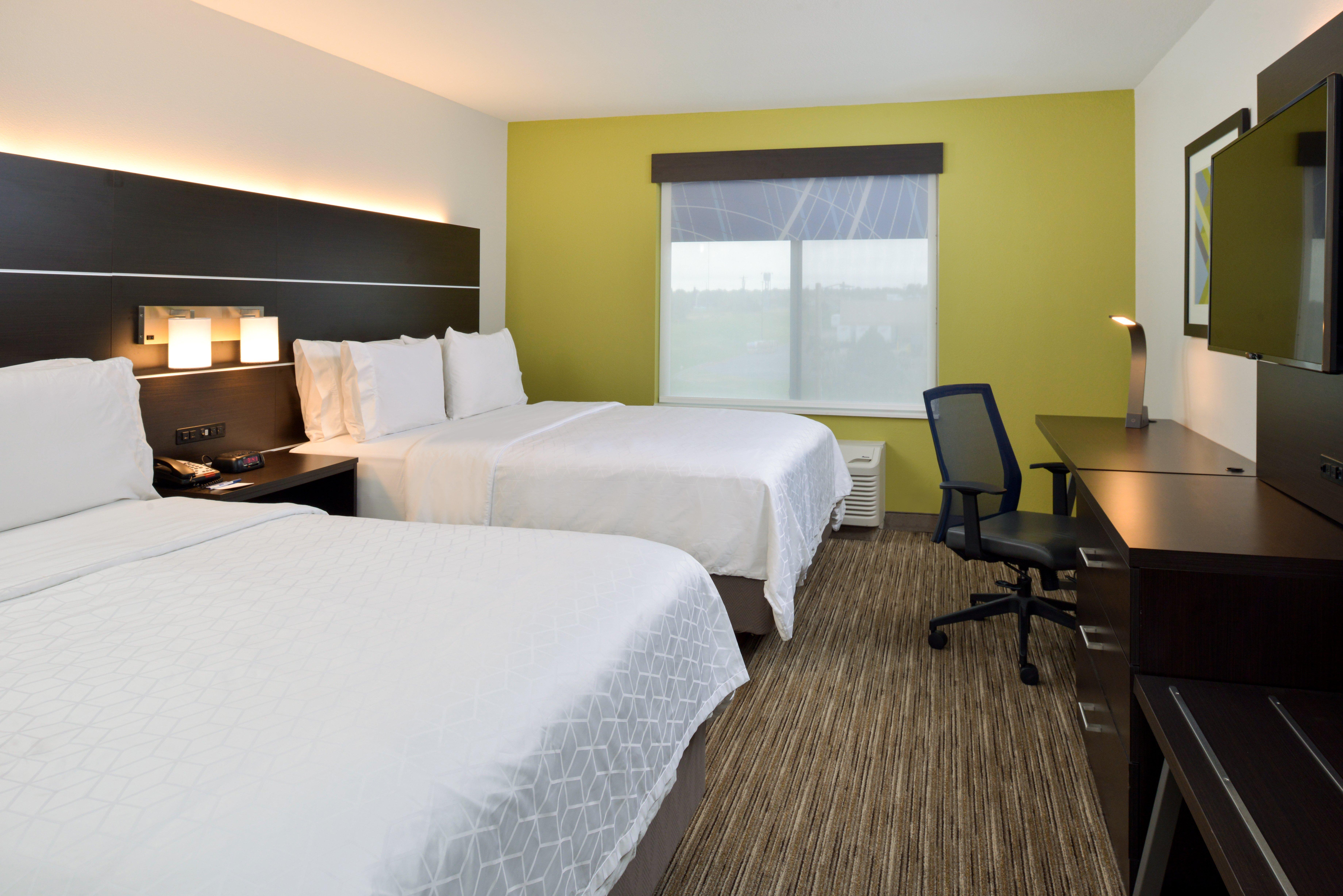 Holiday Inn Express & Suites Pueblo By Ihg Exterior photo