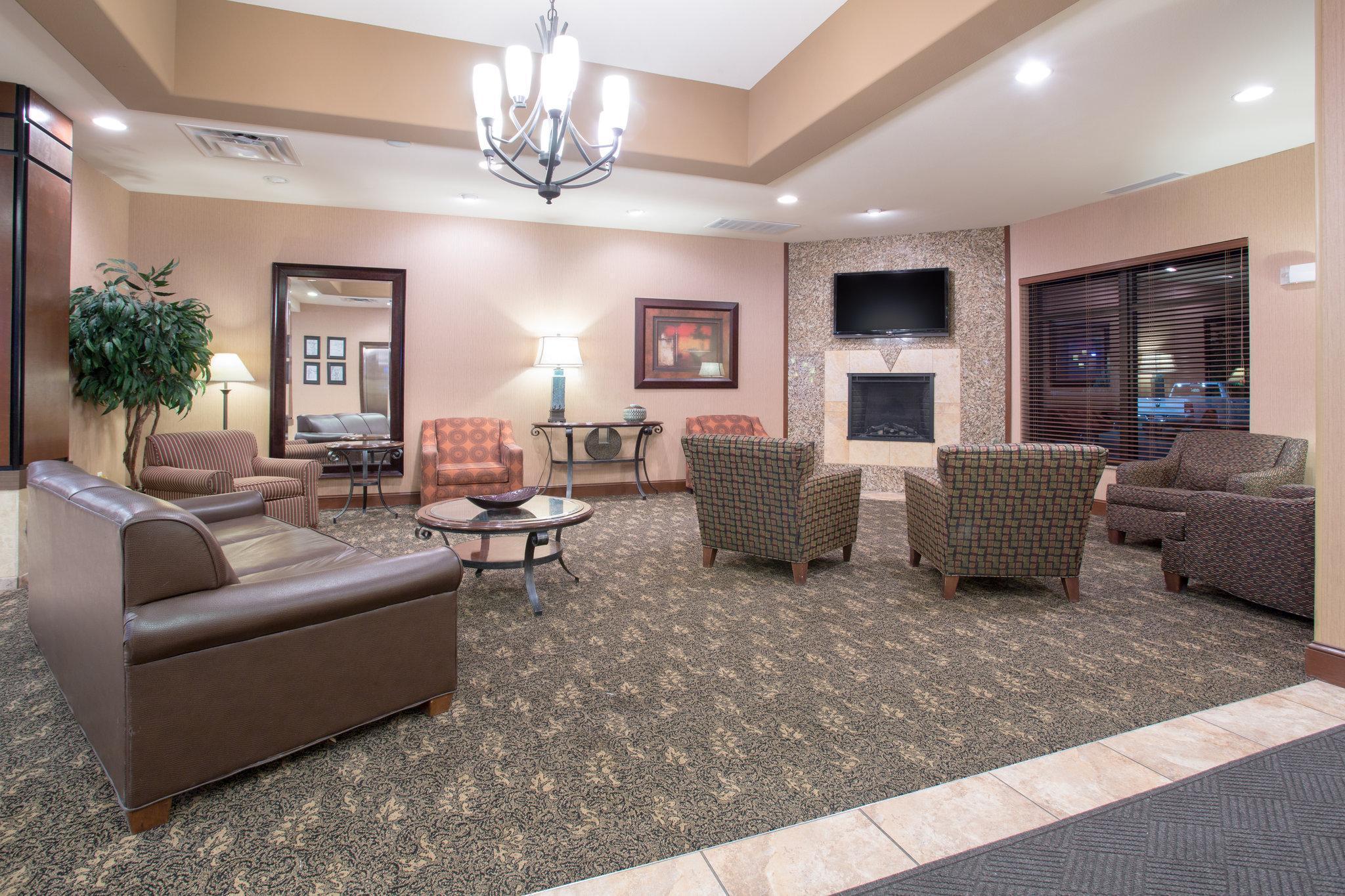 Holiday Inn Express & Suites Pueblo By Ihg Exterior photo