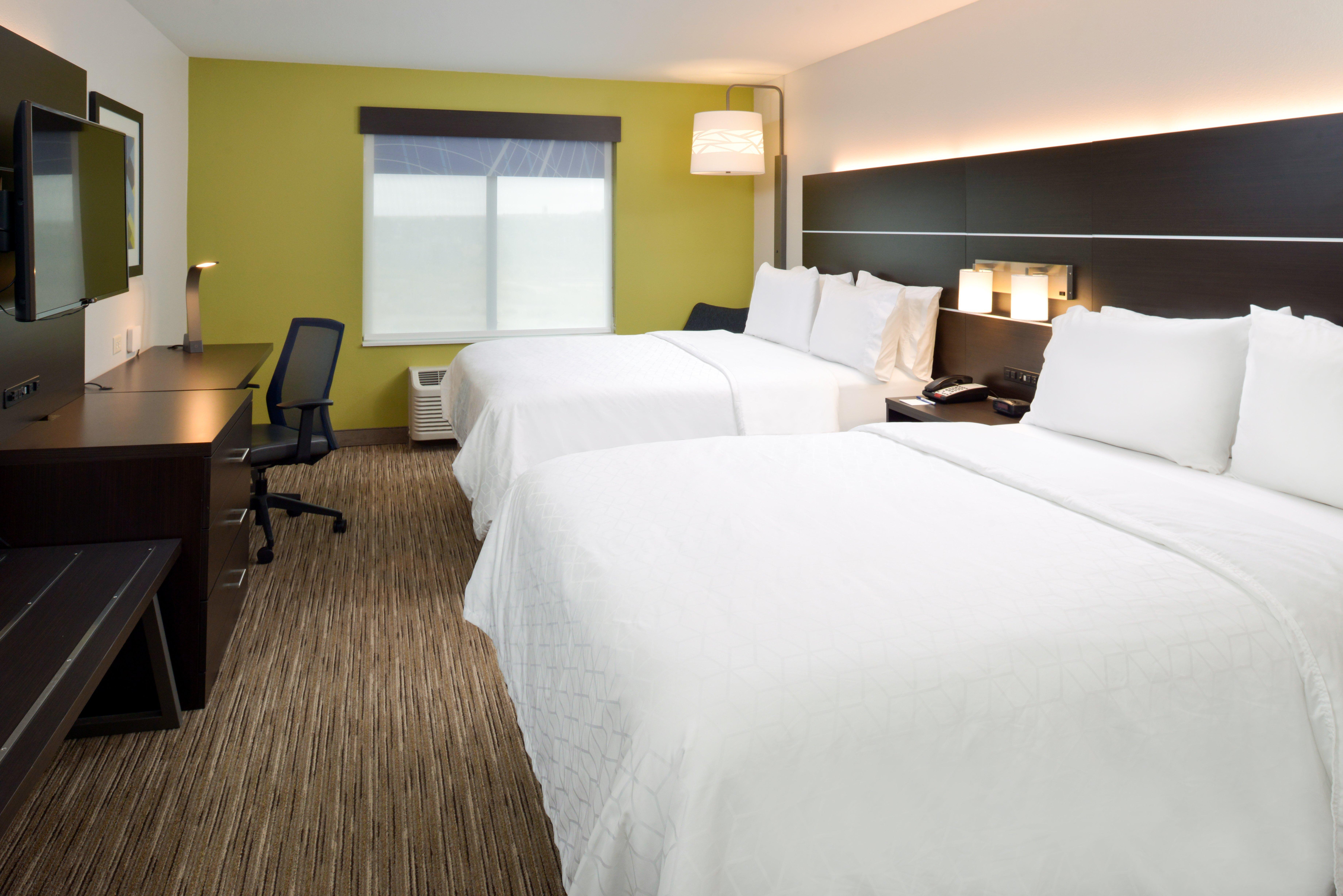 Holiday Inn Express & Suites Pueblo By Ihg Exterior photo