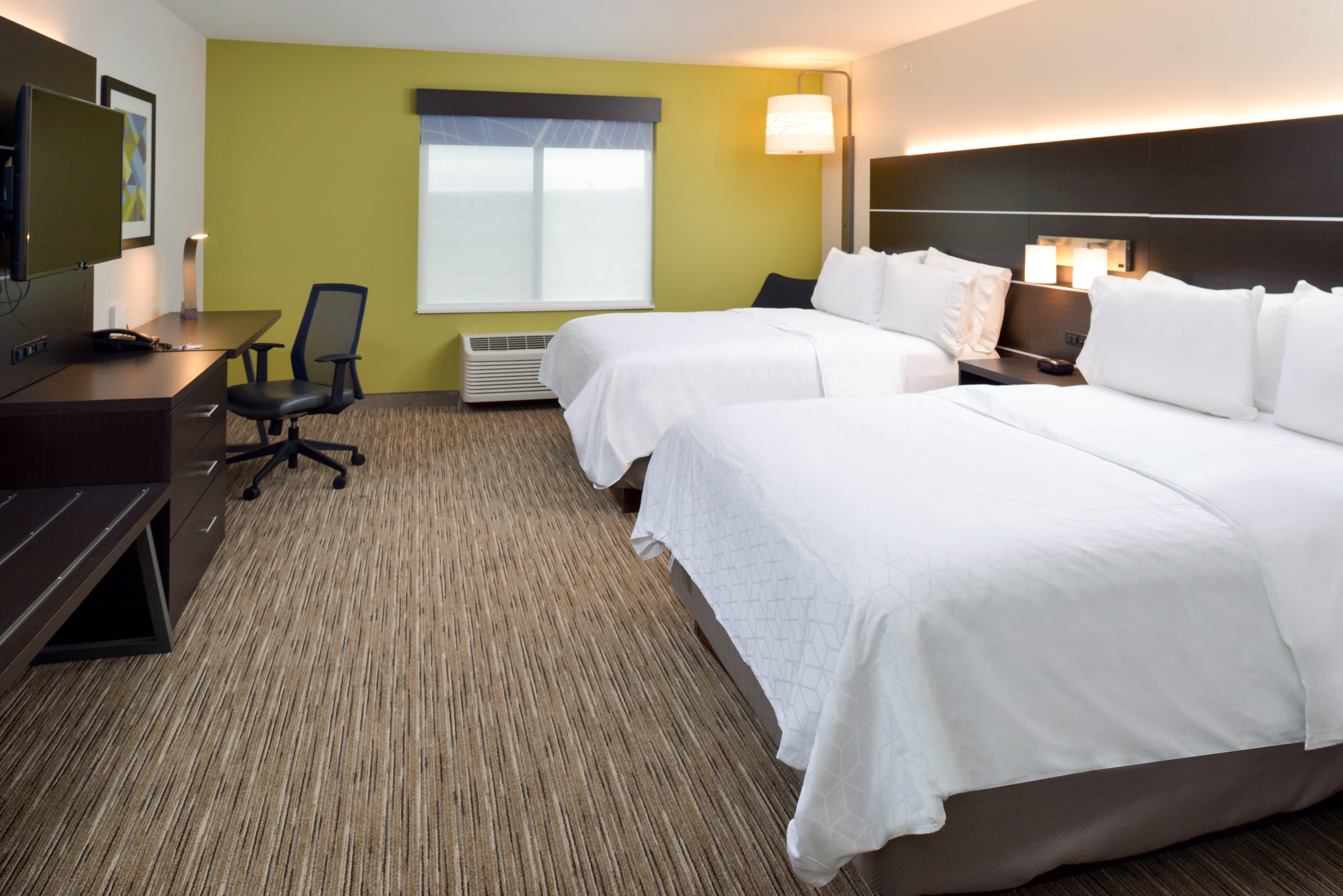 Holiday Inn Express & Suites Pueblo By Ihg Exterior photo
