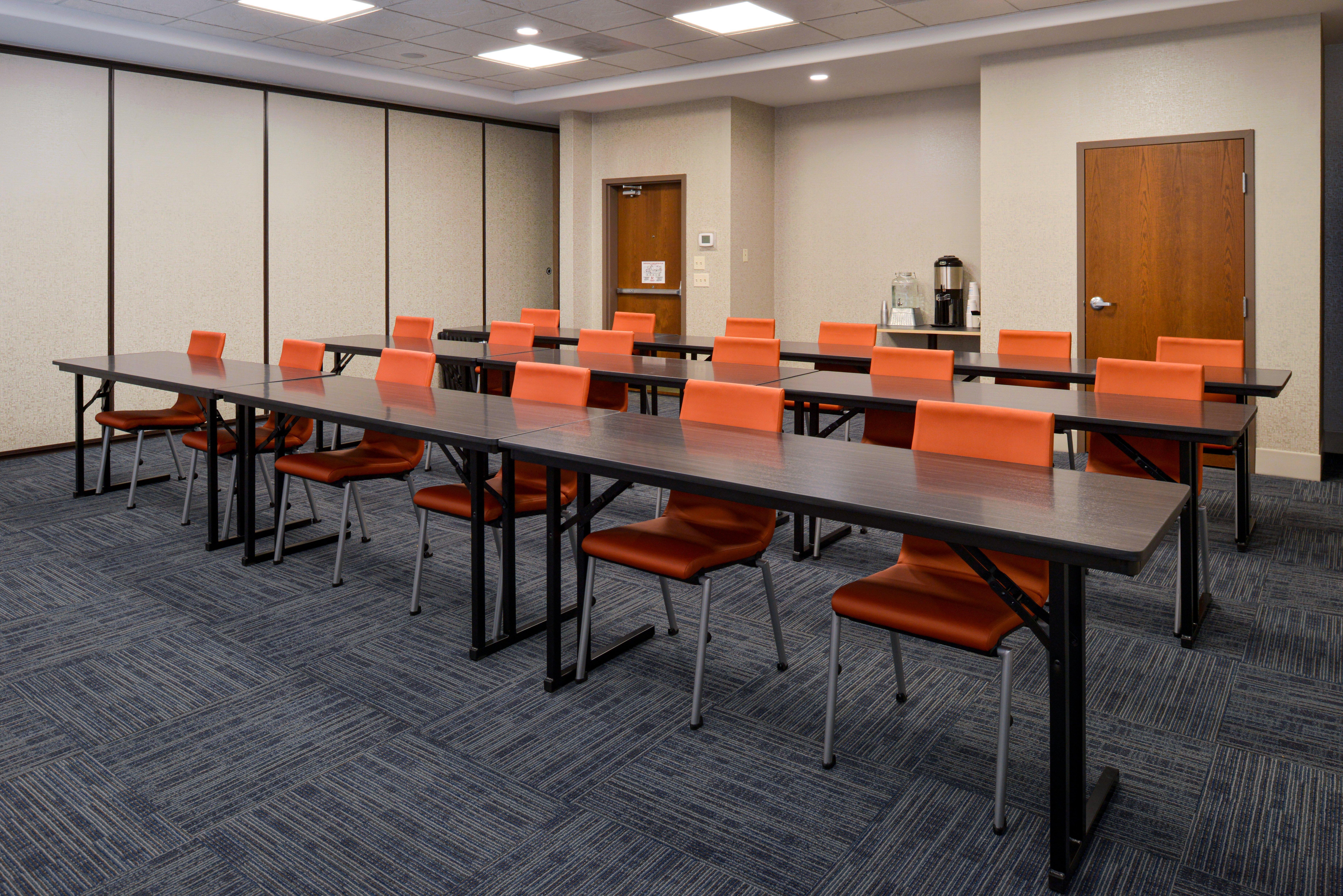 Holiday Inn Express & Suites Pueblo By Ihg Exterior photo