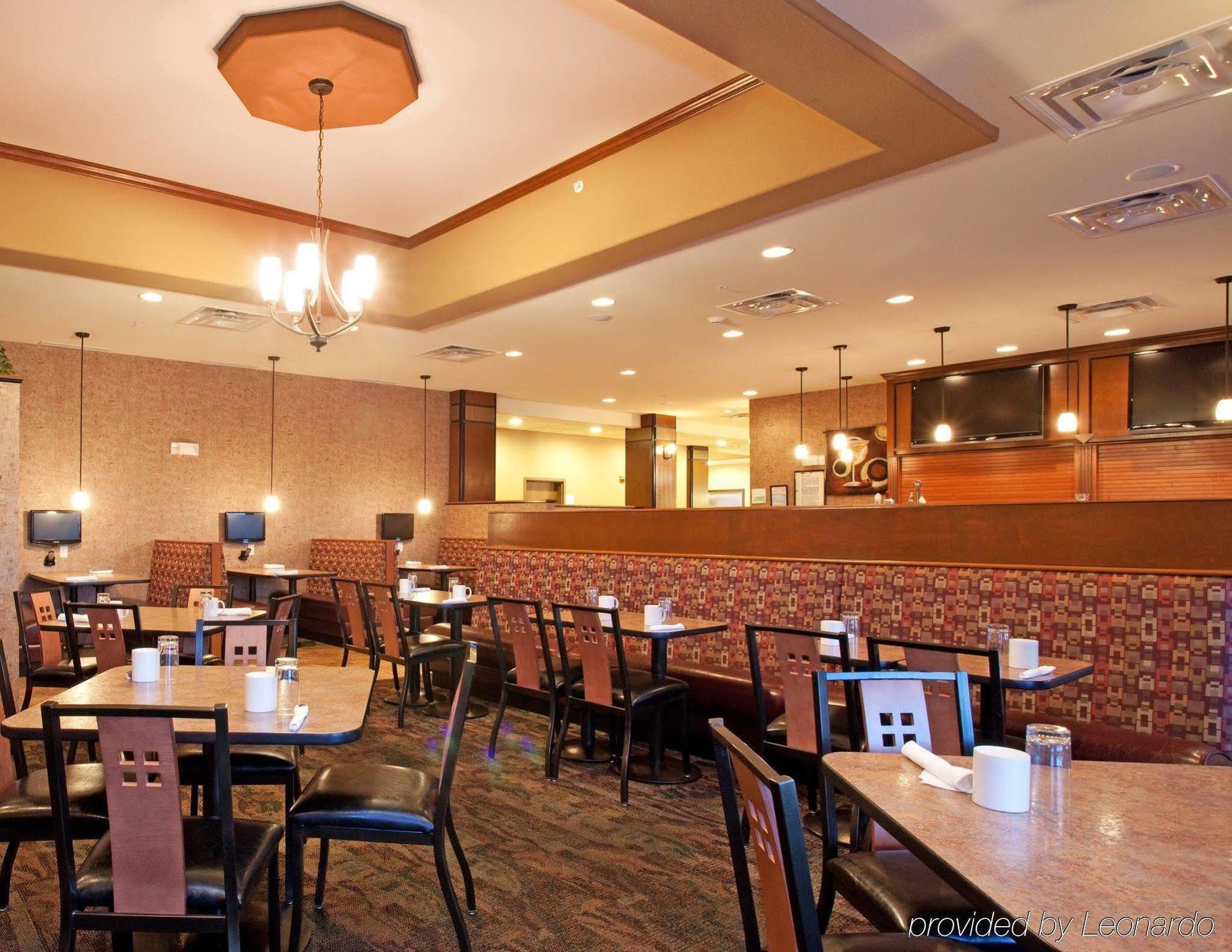 Holiday Inn Express & Suites Pueblo By Ihg Restaurant photo
