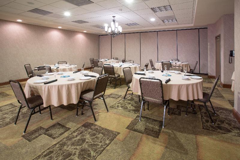 Holiday Inn Express & Suites Pueblo By Ihg Exterior photo