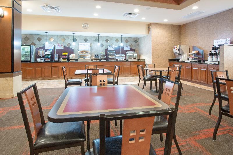 Holiday Inn Express & Suites Pueblo By Ihg Exterior photo